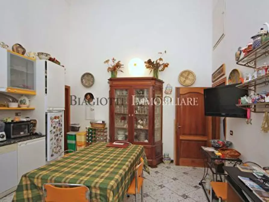 Immagine 12 di Pentalocale in vendita  in via del fante a Livorno