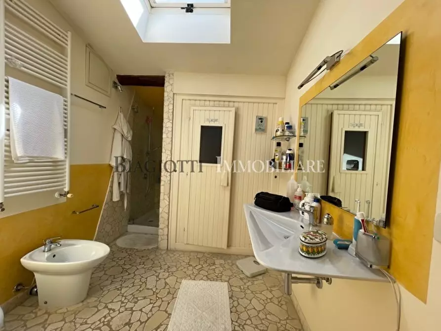 Immagine 27 di Attico in vendita  a Livorno