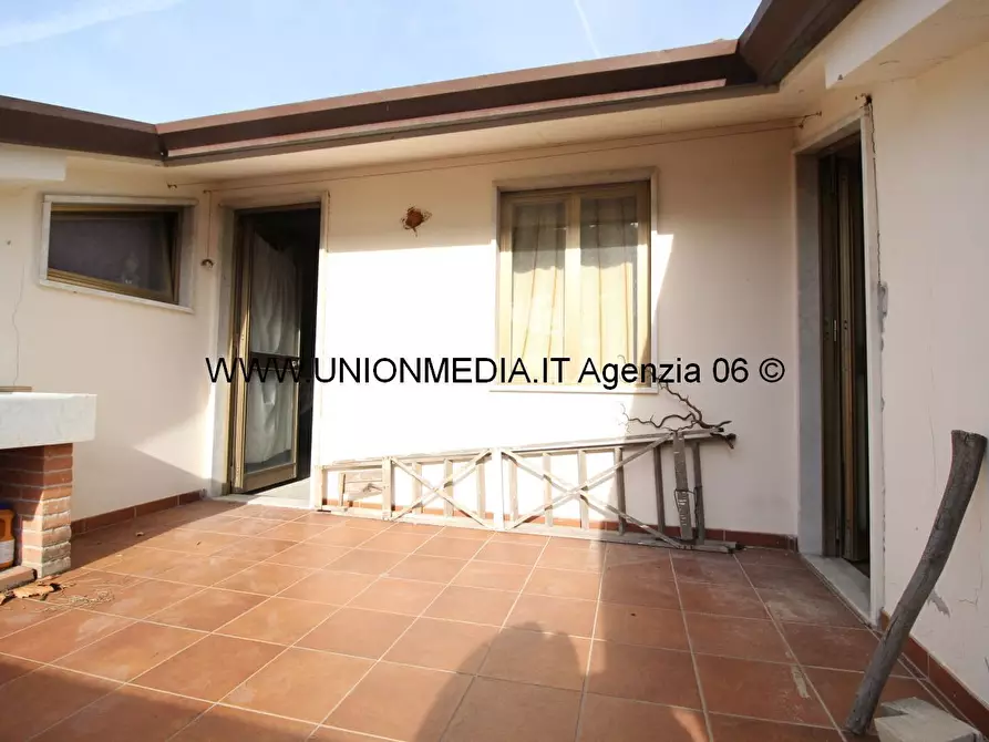 Immagine 25 di Attico in vendita  a Massa