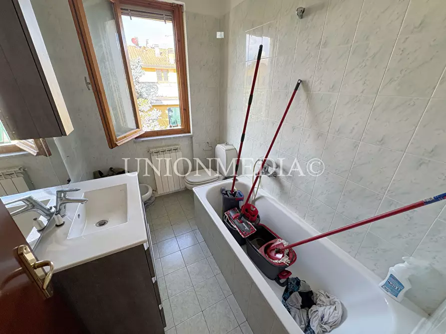 Immagine 12 di Appartamento in vendita  in Via Nave a Sarzana