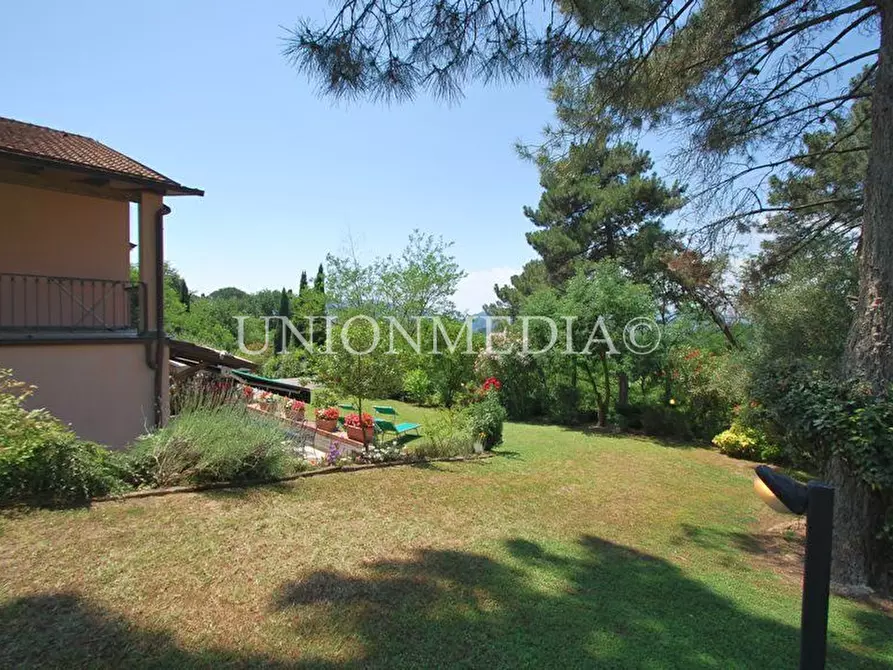 Immagine 10 di Villa in vendita  in Via cappuccini a Sarzana