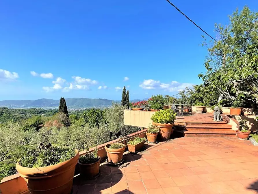 Immagine 2 di Villa in vendita  in via della maestà a Fosdinovo