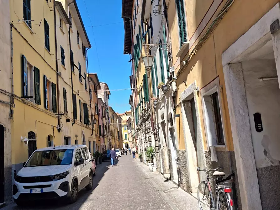 Immagine 2 di Appartamento in vendita  a Sarzana