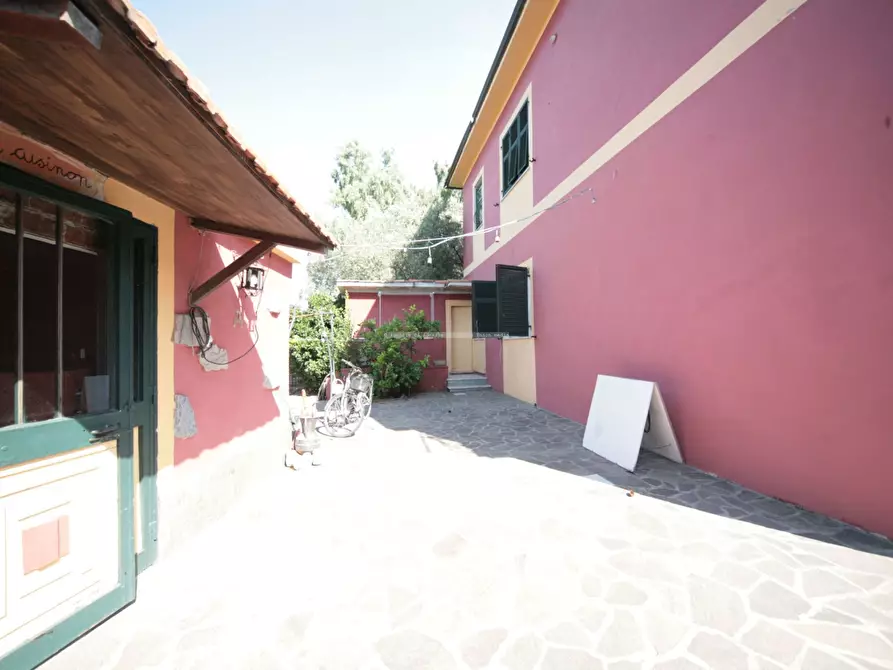 Immagine 19 di Casa indipendente in vendita  a Sarzana