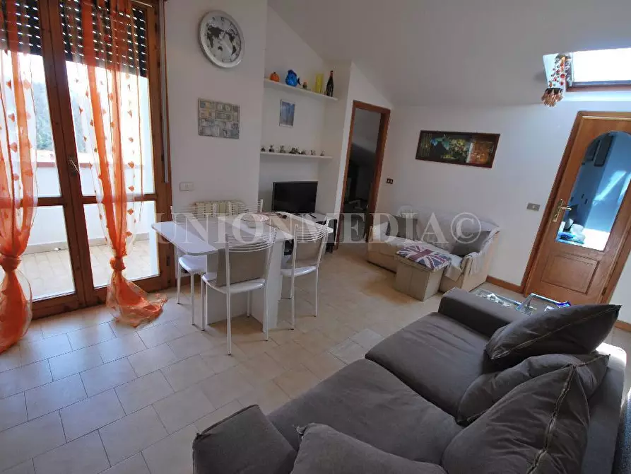 Immagine 4 di Mansarda in affitto  a Sarzana