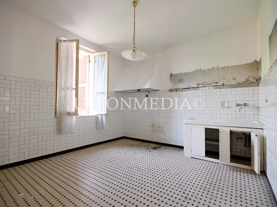 Immagine 29 di Appartamento in vendita  in Via Matteotti 8 a Vezzano Ligure