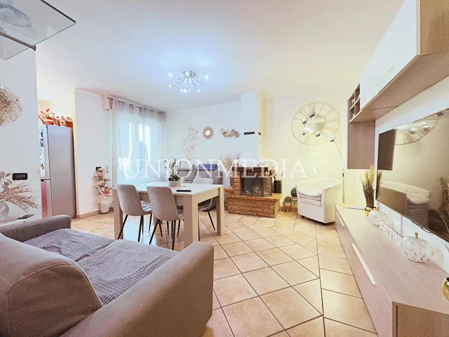 Immagine 2 di Appartamento in vendita  in via bradia a Sarzana