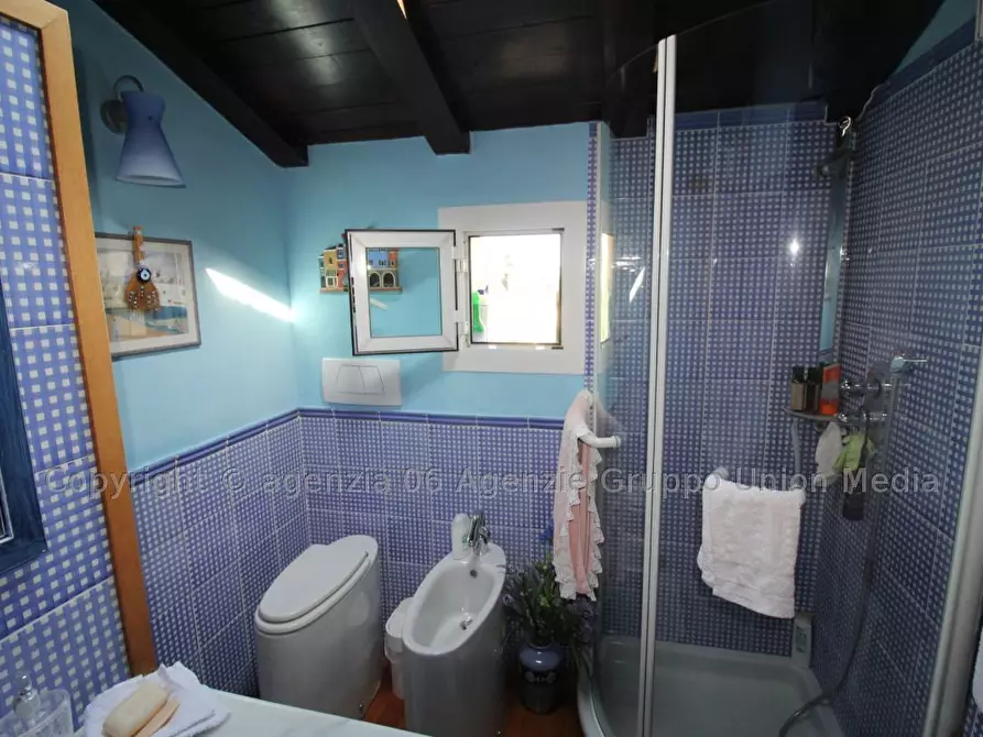 Immagine 11 di Appartamento in vendita  a La Spezia