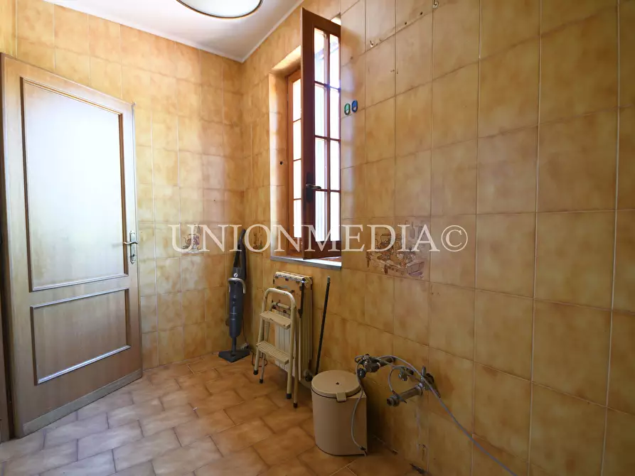 Immagine 19 di Casa indipendente in vendita  a Sarzana