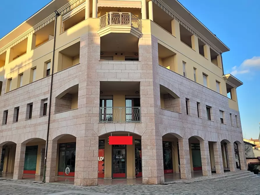 Immagine 3 di Attività commerciale in affitto  in Piazza Europa 24 a Verucchio