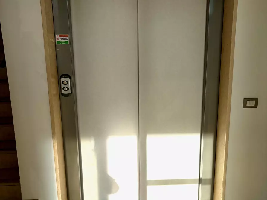 Immagine 3 di Ufficio in vendita  in Via Enrico Mattei 9 a Savignano Sul Rubicone