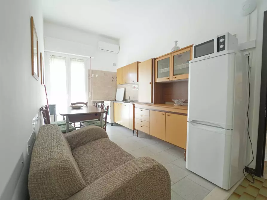 Immagine 16 di Palazzo in vendita  in Via Albio Tibullo 40 a Bellaria-Igea Marina