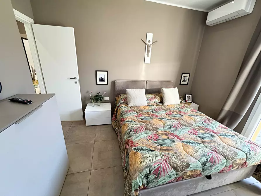 Immagine 22 di Quadrilocale in vendita  in Viale San Gottardo a Rimini