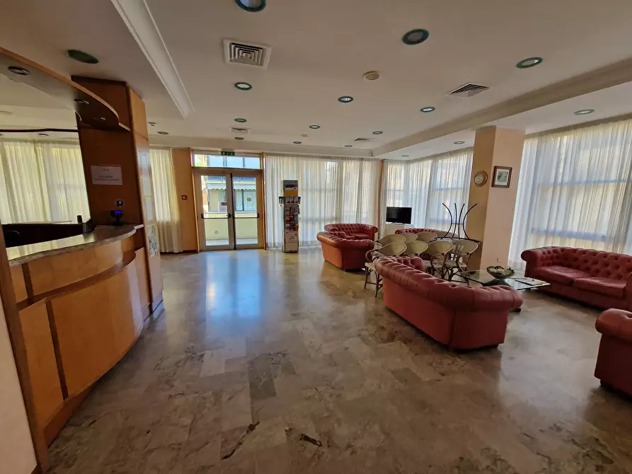 Immagine 4 di Albergo/B&B/Residence in vendita  in Viale Regina Margherita 27b a Rimini