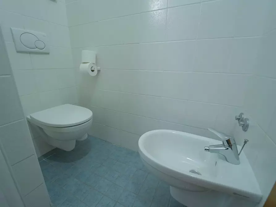 Immagine 20 di Palazzo in vendita  in Via Publio Virgilio Marone a Bellaria-Igea Marina