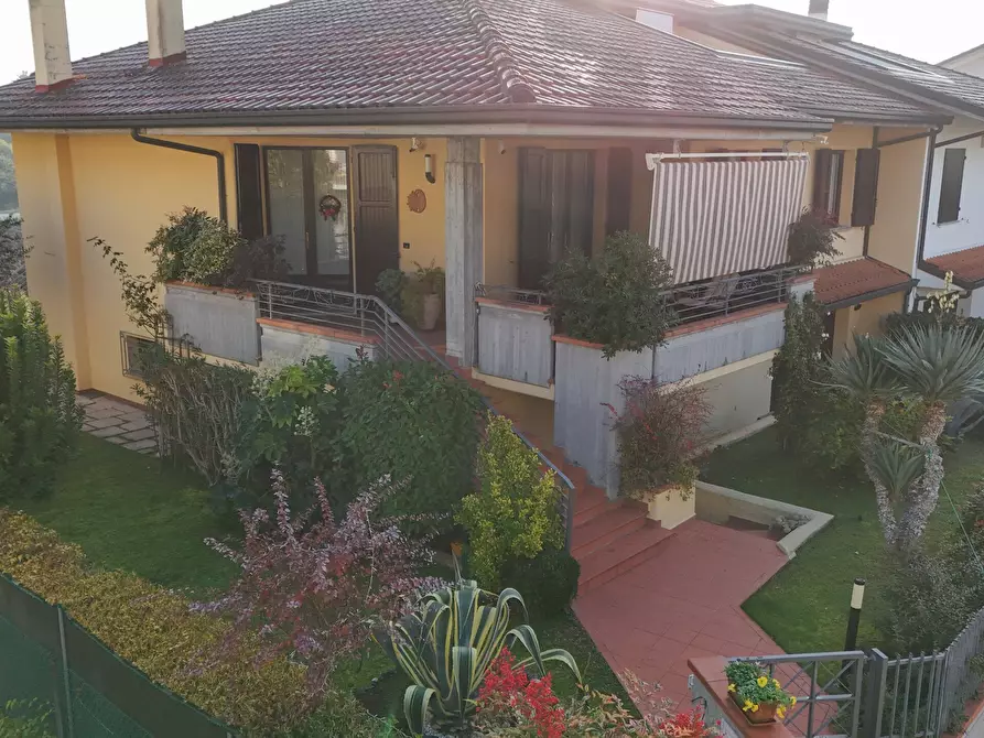 Immagine 15 di Villetta a schiera in vendita  in Via Romagna 21 a Savignano Sul Rubicone