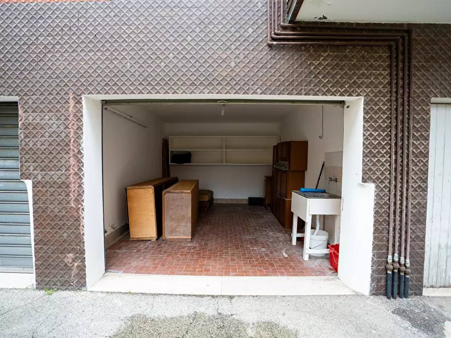 Immagine 36 di Trilocale in vendita  in Via Vega 51 a Rimini