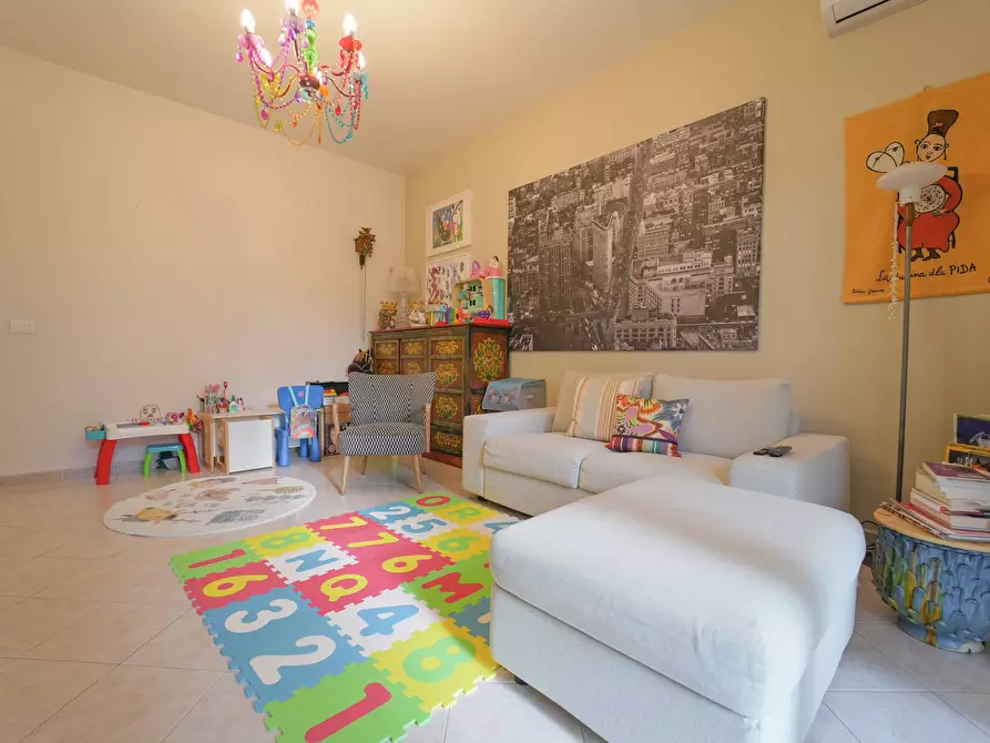 Immagine 2 di Quadrilocale in vendita  a Rimini