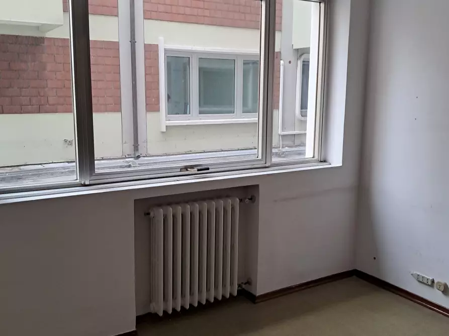 Immagine 5 di Ufficio in vendita  a Santarcangelo Di Romagna