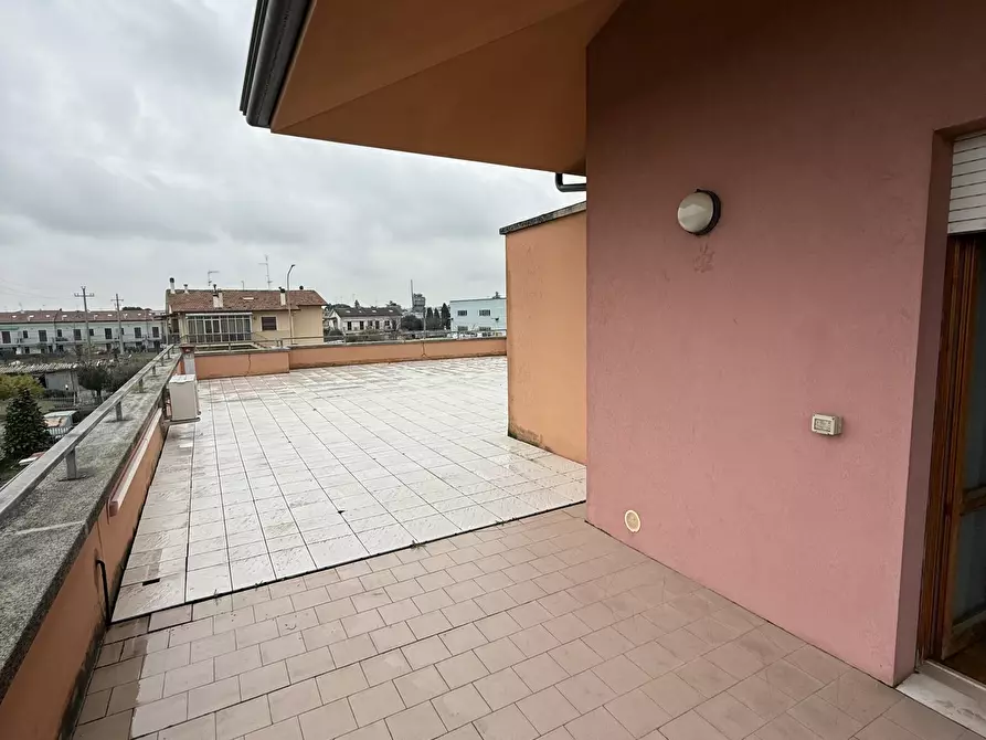 Immagine 33 di Pentalocale in vendita  in Via Busca 115 a Santarcangelo Di Romagna