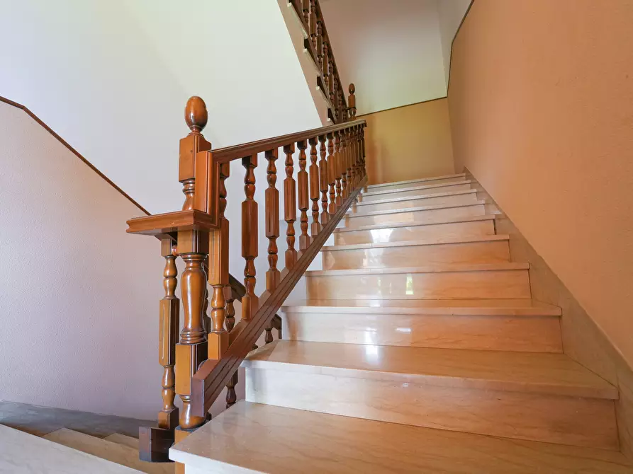 Immagine 16 di Pentalocale in vendita  in Via Busca 115 a Santarcangelo Di Romagna