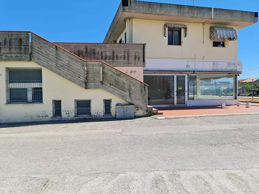 Immagine 2 di Magazzino in affitto  in Via Marecchiese 273b a Rimini