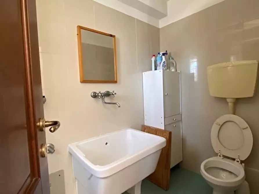 Immagine 11 di Rustico / casale in vendita  in Via Sant'Andrea in Villis a Fano