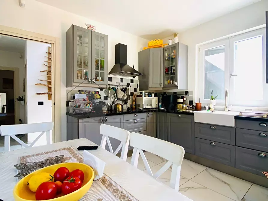 Immagine 22 di Villa in vendita  a Castelnuovo Magra