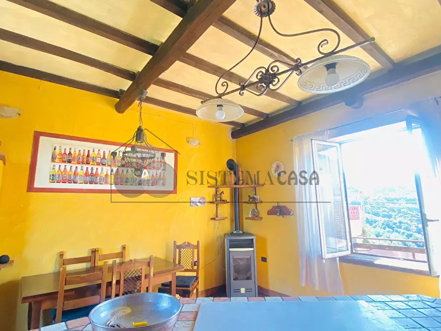 Immagine 1 di Porzione di casa in vendita  in Via Stazione 25 a Follo