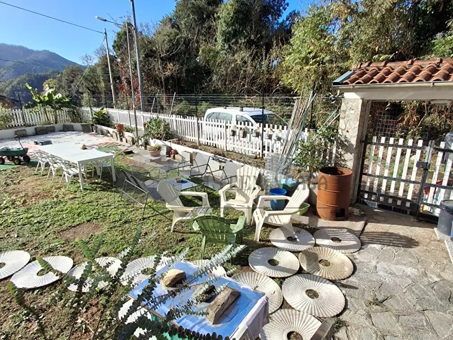 Immagine 2 di Porzione di casa in vendita  a Follo