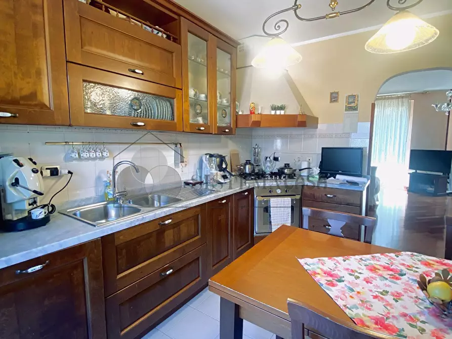 Immagine 10 di Quadrilocale in vendita  in Via Brigate partigiane 94 a Follo