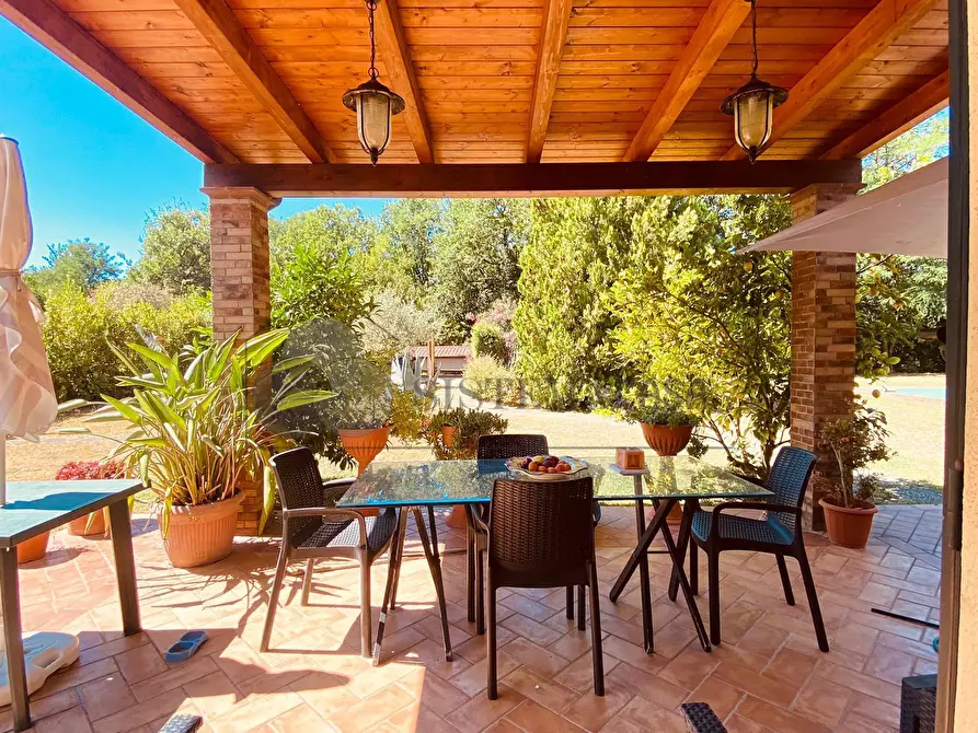 Immagine 23 di Villa in vendita  a Castelnuovo Magra