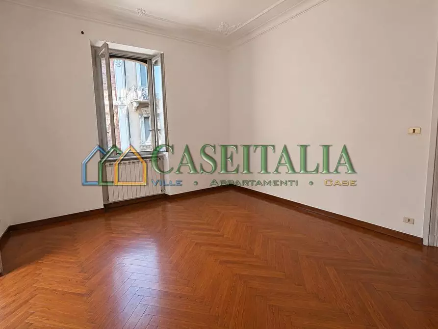 Immagine 5 di Quadrilocale in vendita  in Via Vincenzo Vela 40 a Torino