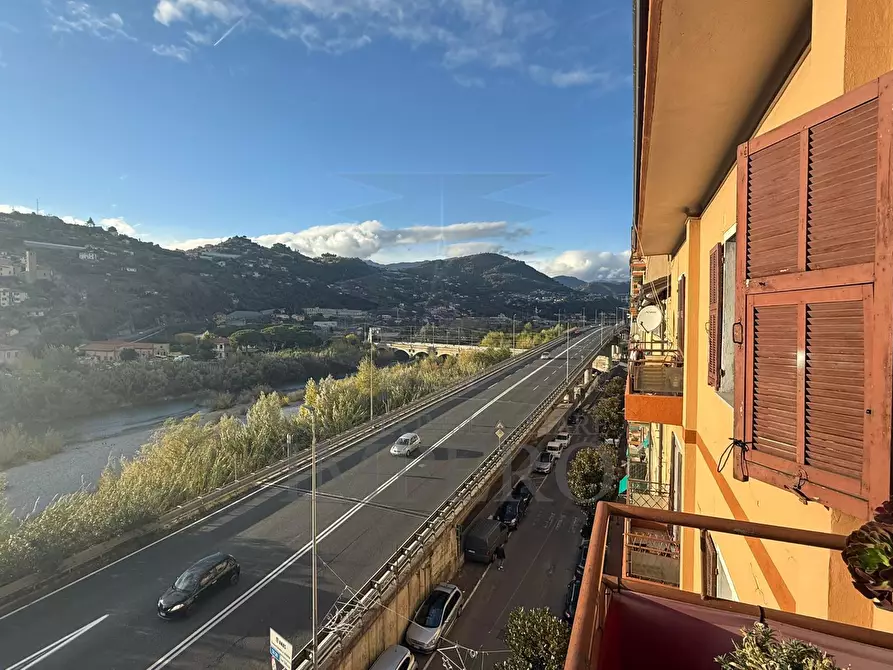 Immagine 4 di Pentalocale in vendita  in Via Tenda 4 a Ventimiglia