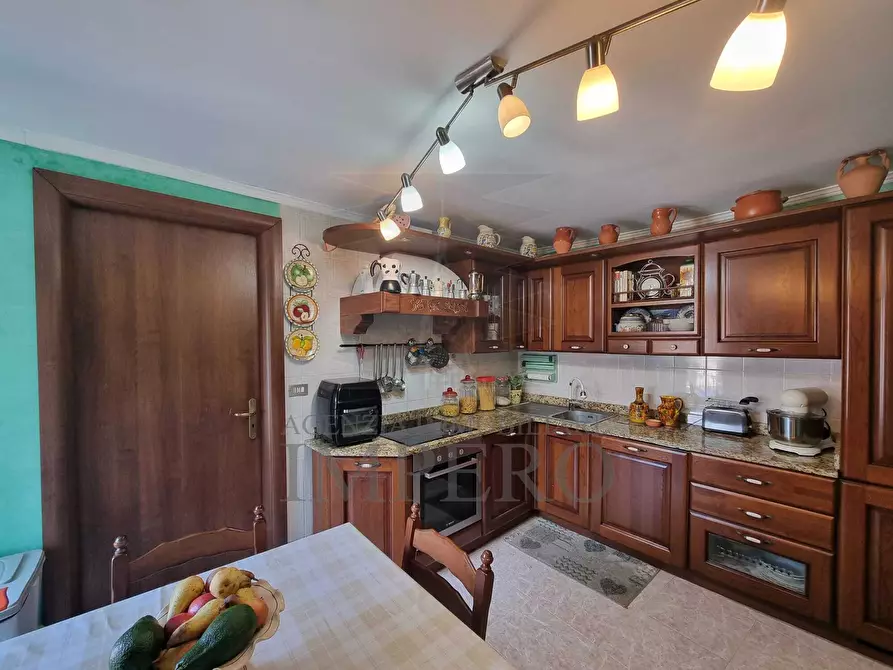 Immagine 2 di Trilocale in vendita  in Via Giuseppe Garibaldi 26 a Ventimiglia