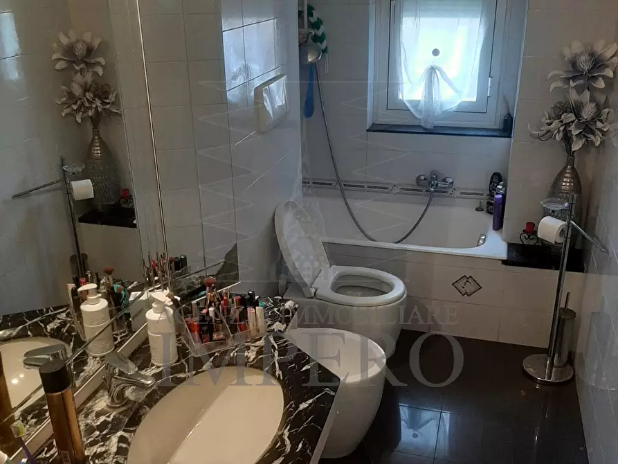 Immagine 13 di Pentalocale in vendita  in Via Aurelia 7 a Bordighera