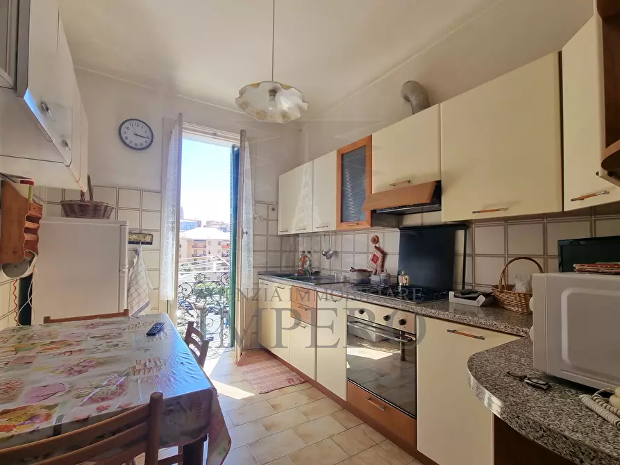 Immagine 11 di Casa bifamiliare in vendita  in Via Madonna delle Virtú 10 a Ventimiglia