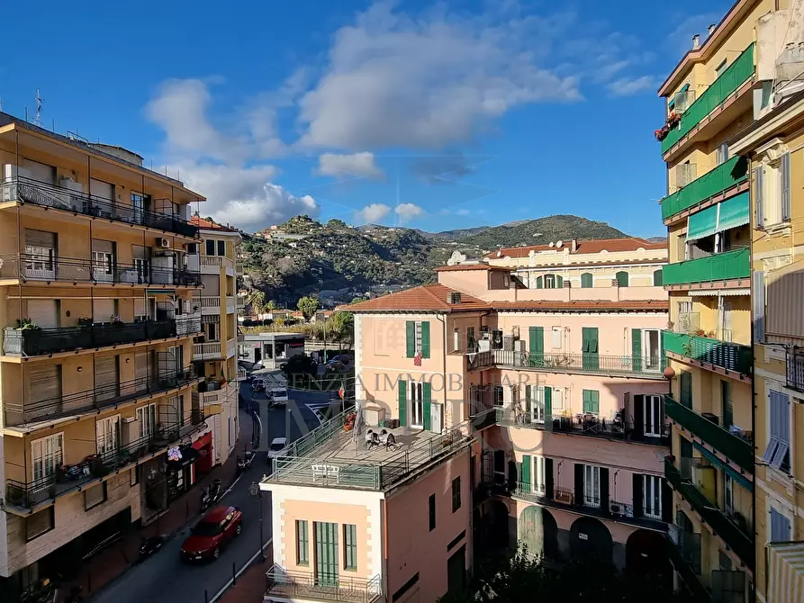 Immagine 25 di Quadrilocale in vendita  in Via Aprosio 6C a Ventimiglia