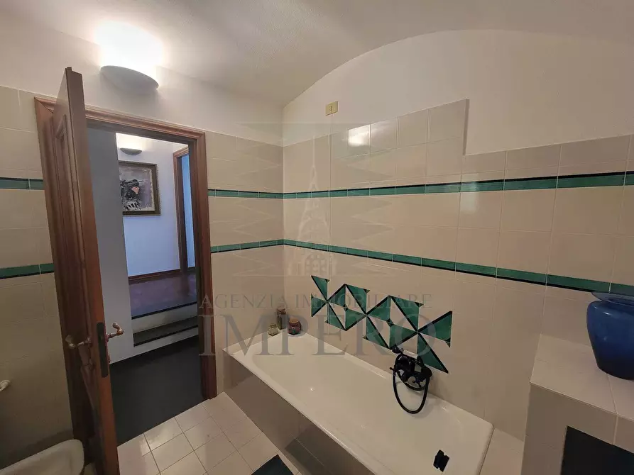 Immagine 39 di Villa in vendita  in Via alle Ville 12 a Ventimiglia