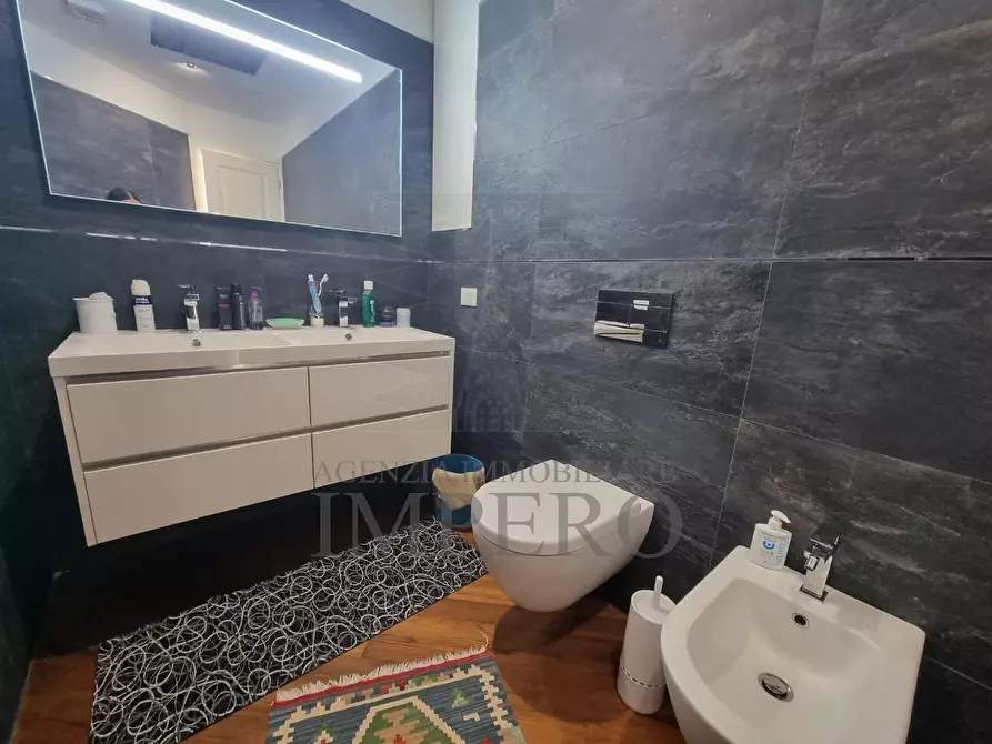 Immagine 13 di Bilocale in vendita  in Via Cristoforo Colombo 9 a Ventimiglia