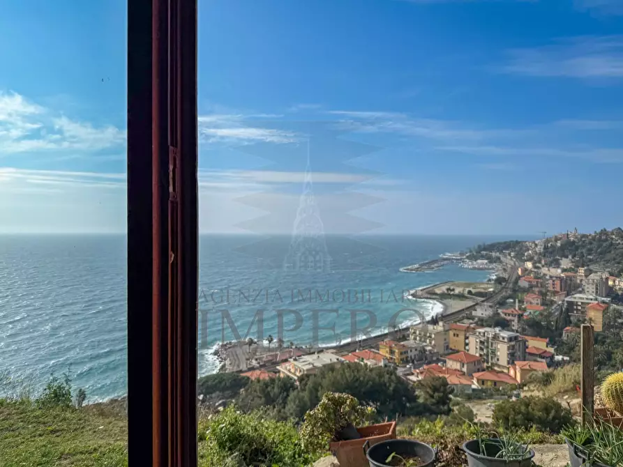 Immagine 11 di Villa in vendita  in Strada della Cava 18 a Bordighera