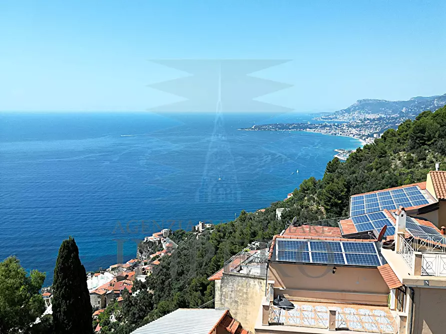 Immagine 5 di Villa in vendita  in Via delle Ginestre 8 a Ventimiglia