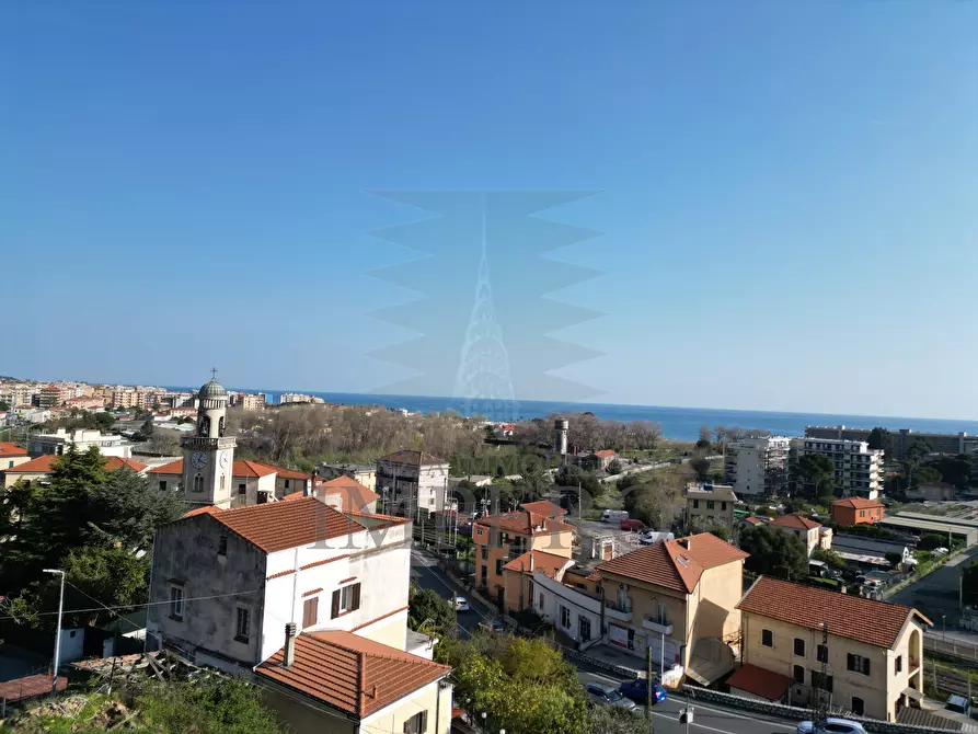 Immagine 9 di Bilocale in vendita  in Via Collasgarba 17 a Ventimiglia