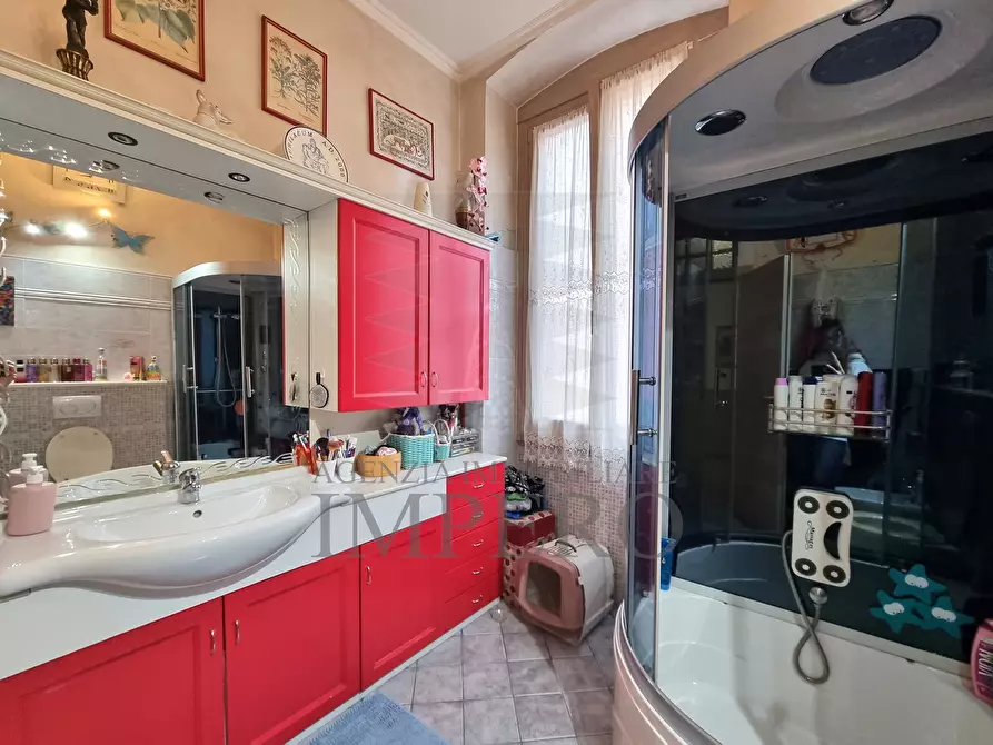 Immagine 18 di Trilocale in vendita  in Via Tenda 6 a Ventimiglia