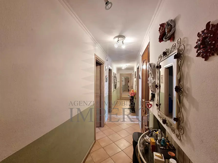 Immagine 15 di Trilocale in vendita  in Via Tenda 6 a Ventimiglia