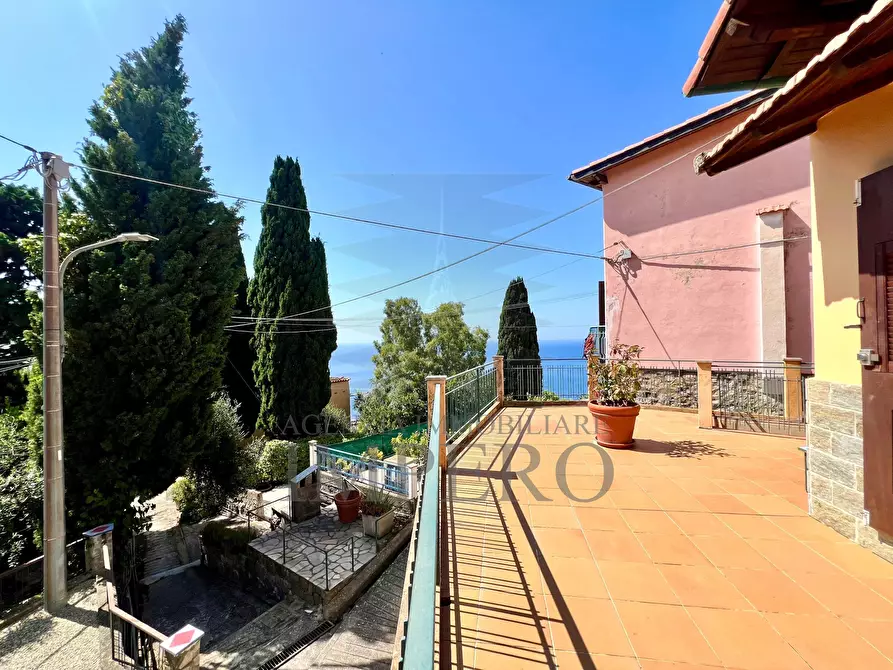Immagine 54 di Villa in vendita  in Via delle Ginestre 8 a Ventimiglia