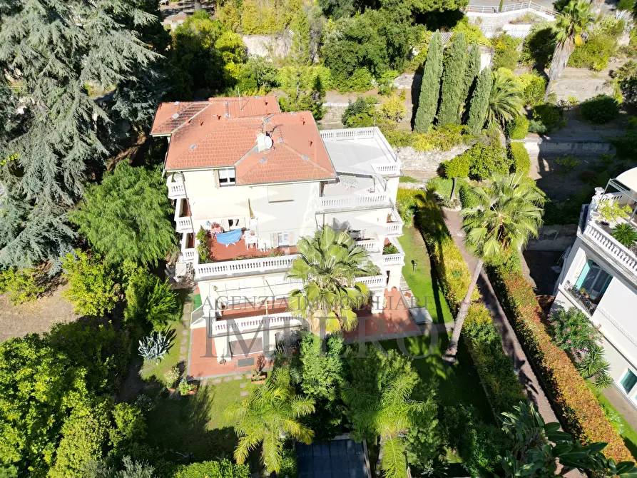 Immagine 50 di Pentalocale in vendita  in Via Romana 88 a Bordighera