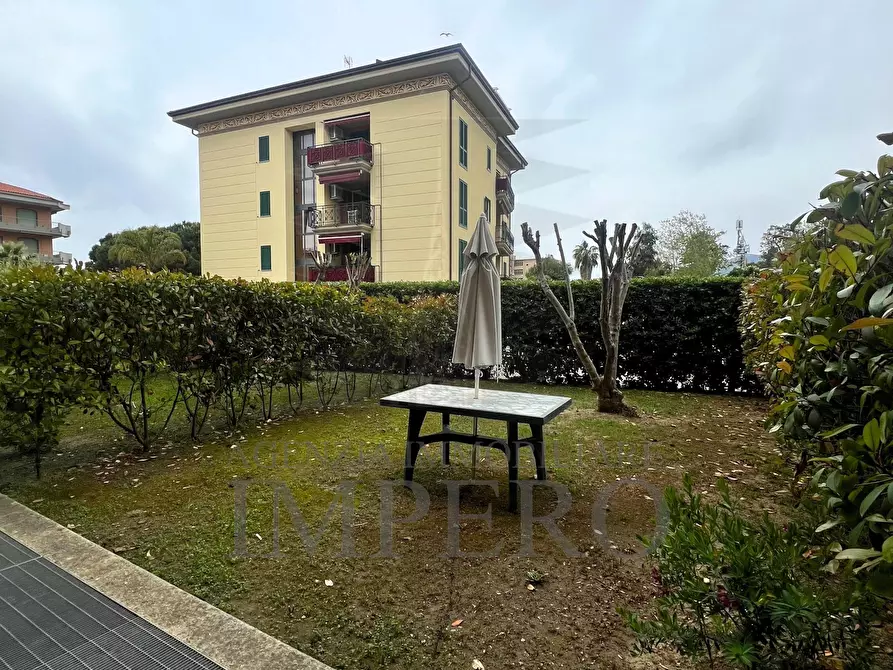 Immagine 9 di Bilocale in vendita  in Via degli Amici 19 a Bordighera