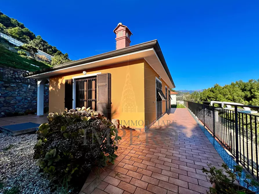Immagine 1 di Villa in vendita  in Corso della Repubblica a Camporosso