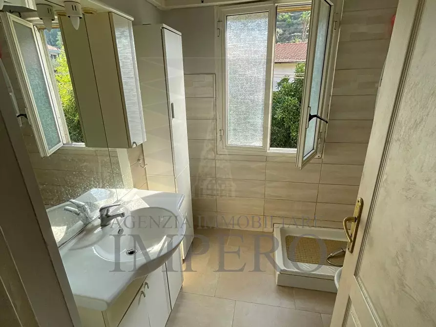 Immagine 7 di Trilocale in vendita  in Via de Amicis 16 a Ventimiglia